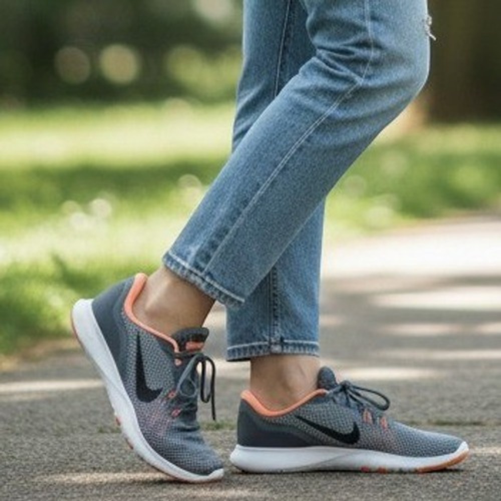 Nike Flex Trainer 7 Womens Training Shoe Size 9.5 Gym Workout Gray Orange